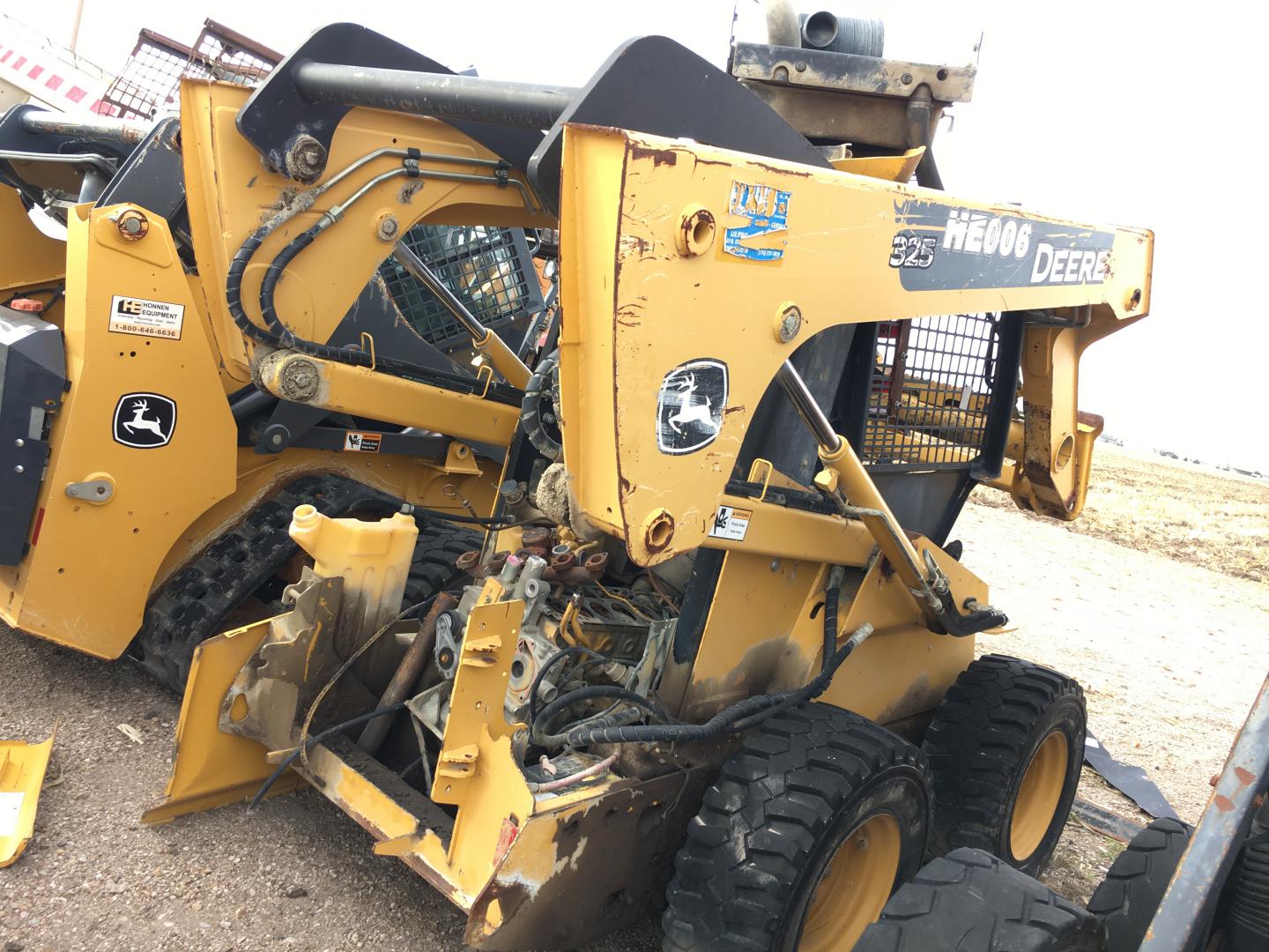 ./imagenes/INVOICE/2019/15720/MINICARGADOR JOHN DEERE 325 PARA PARTES (1).JPG